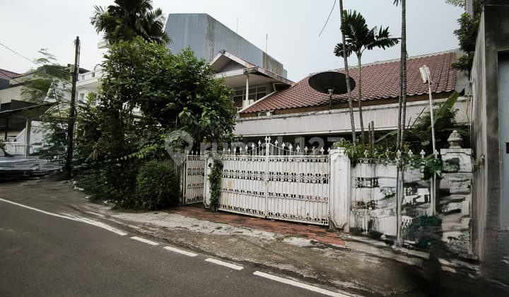 Rumah Lokasi Strategis Kebayoran Baru