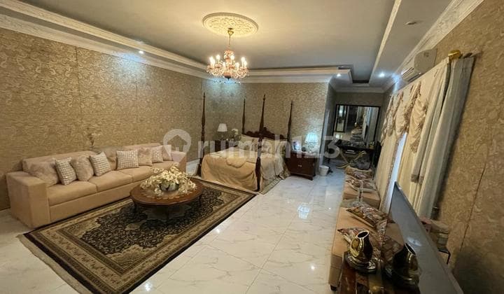 Rumah Mewah Dalam Kompleks, Siap Huni