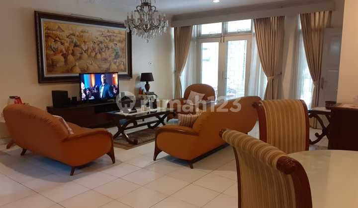 di Vila Delima, Jakarta Selatan