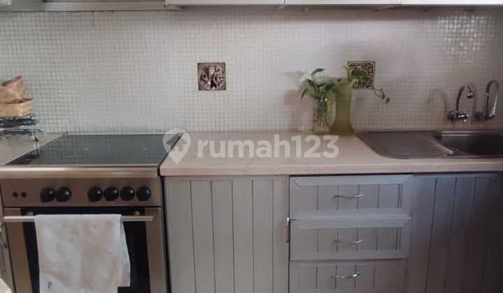 Rumah Di Pejaten Ada Kolam Renang