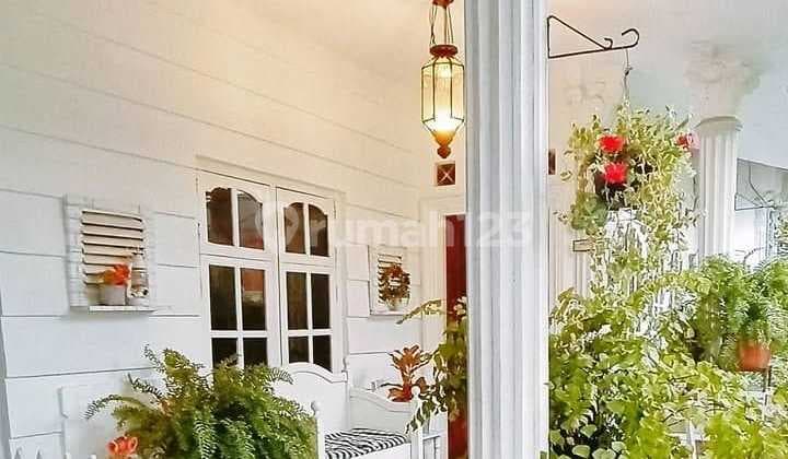 Rumah Aestetich Vintage Jatibening Baru Komplek