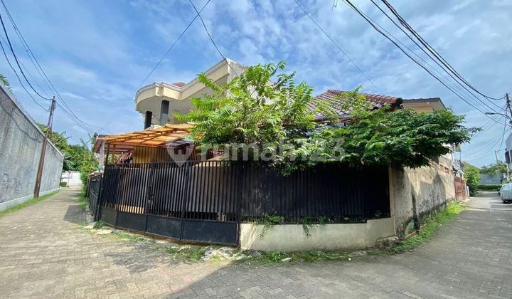Rumah di Pertanian Karang Tengah Lebak Bulus