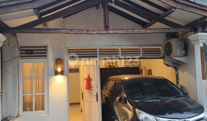 Langka!! Rumah Utan Kayu Dekat Rawamangun