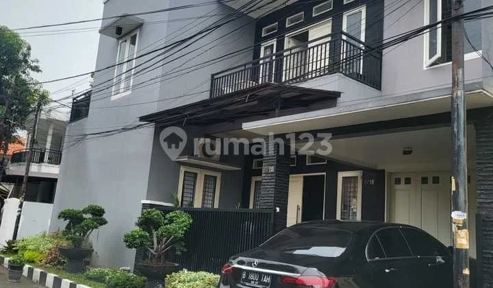 Rumah Full Furnished Dalam Komplek Kayu Putih