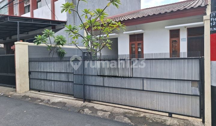 House in Utan Kayu Complex Near Menteng
