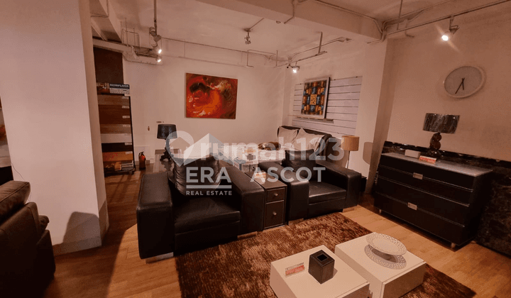 Three-Unit Attached Shop in the City Center, Jalan KH. Zainul Arifin, Medan Polonia