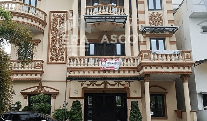 Luxury Hook House in Elite Orchid Garden Complex, West Medan