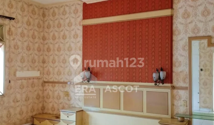 Ready-to-Occupy House in Malibu Garden Complex, Medan Polonia City Center.