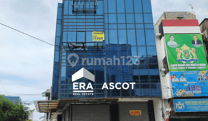 Bangunan Semi Gedung Hook Inti Kota Jl. Palang Merah Medan Maimun