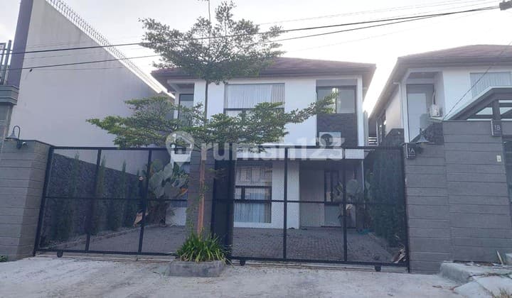 Rumah Mewah Komplek Setiabudi Regency Sukasari Bandung Utara SHM