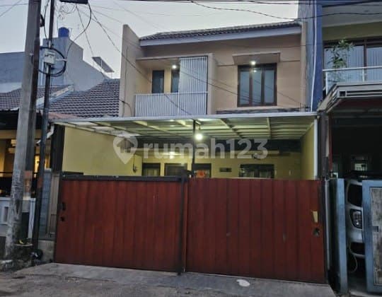 Rumah 1,5 Lantai Di Perumahan Adipura Gedebage Summarecon Bandung