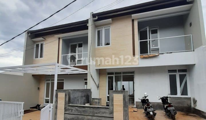 Rumah Bagus Modern Di Padasuka Cibeunying Kidul Bandung Utara SHM