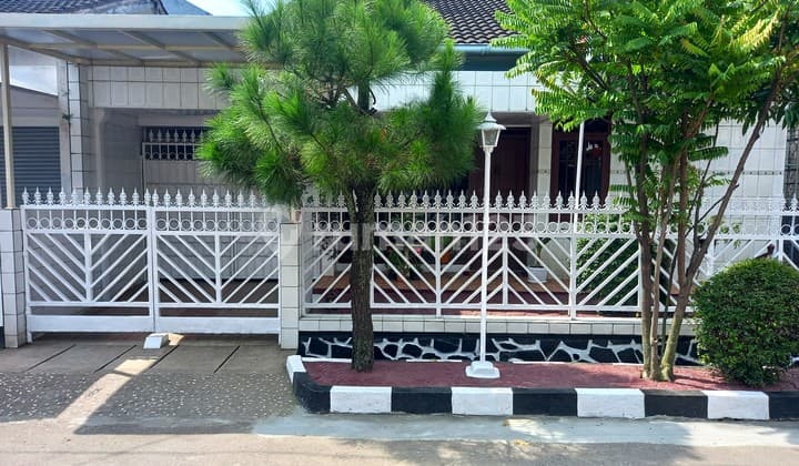 Rumah Terawat Di Komplek Sanggar Hurip Jatisari Buah Batu Bandung
