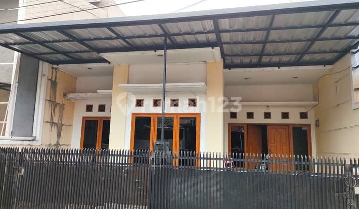 Rumah Bagus Delat Komplek Pratista Anrtapani Kidul Kota Bandung