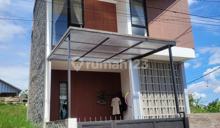 Rumah 2 Lantai DI Cipadati Cinunuk Dekat Cibiru Bandung Timur SHM