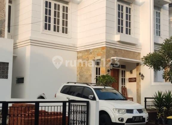 Rumah American 2 Lantai Di Pasir Impun Mandalajati Atas Bandung