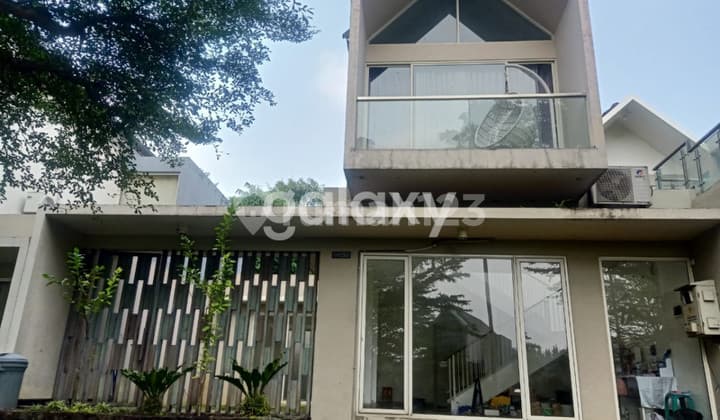 Langka! Rumah Taman Dayu dengan Akses Kolam Pribadi Cluster