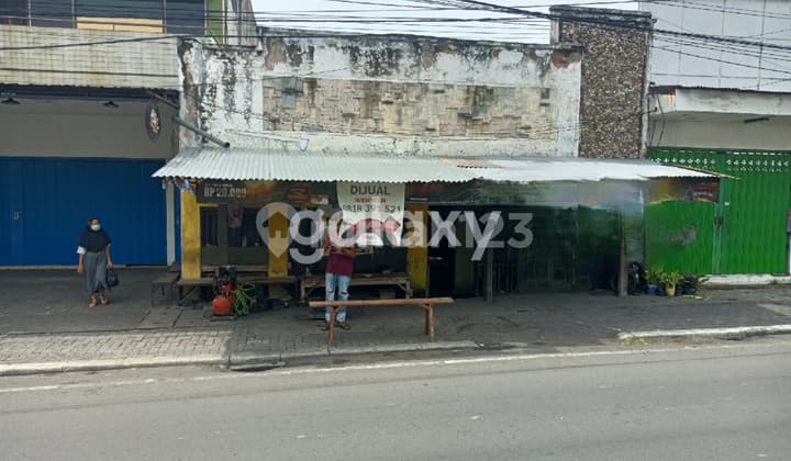 Ganti Harga Rumah Usaha Perlu Renovasi di 0 Raya Porong. Bentuk Hokky Ngantong.