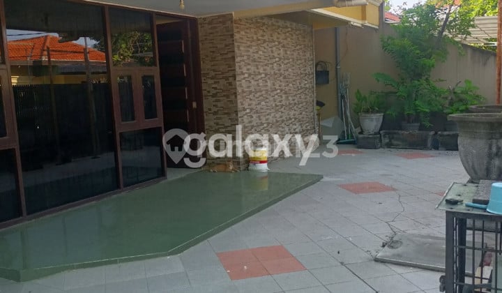 Rumah Tenang Nyaman di Dharmahusada, Dekat Bu Rudi & Kuliner Hits!