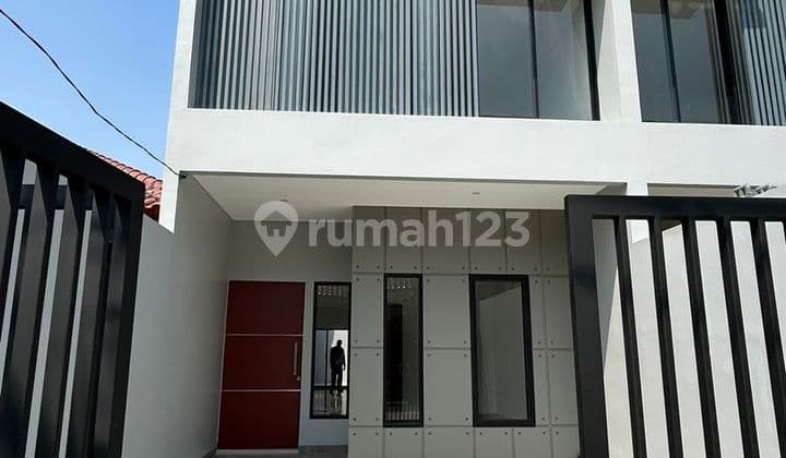 Dijual Rumah Besar Modern Minimalis 2 Lantai Meruya Utara Jakarta