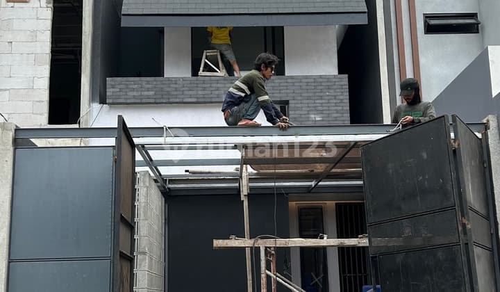 Dijual Rumah 2 Lantai Bagus Meruya Utara Jakarta Barat