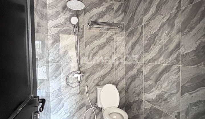 Rumah Mewah Harga Terjangkau Di Jakarta Legalitas Shm Lokasi Strategis Dekat Lrt Dan Exit Toll