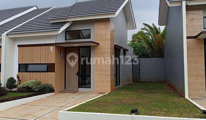 Rumah Hoek Badan Siap Huni Hadap Timur