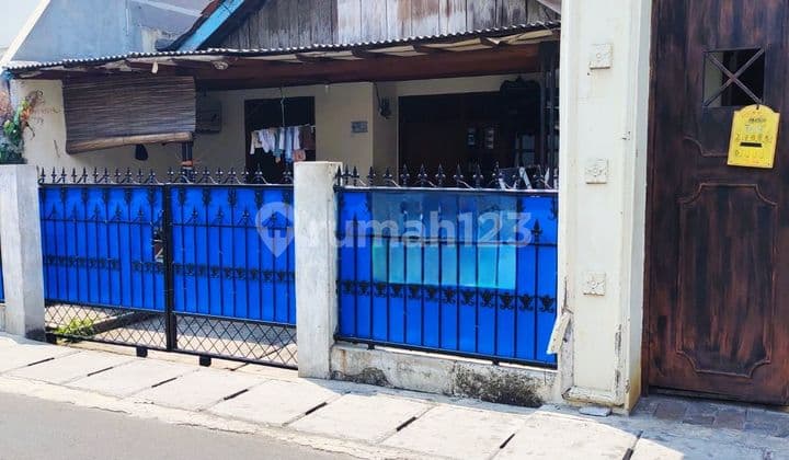 1-Storey House with SHM on Jl. Cempaka Putih Barat