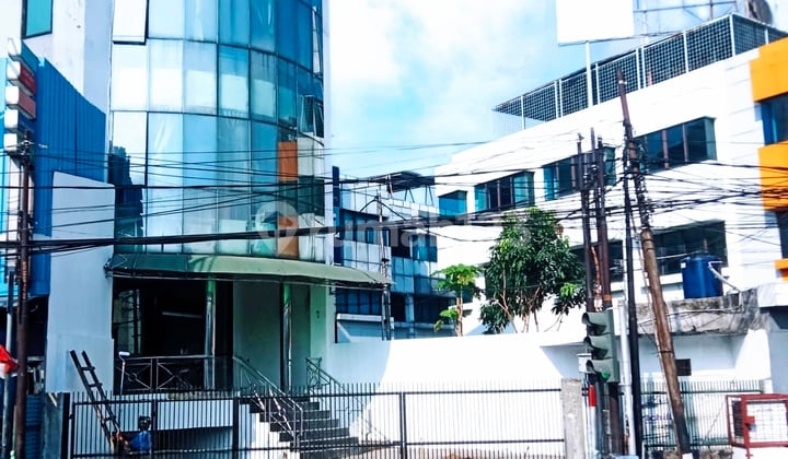 Ruko 5 Lantai Ditepi Jalan Rayagunung Sahari Jakarta Pusat
