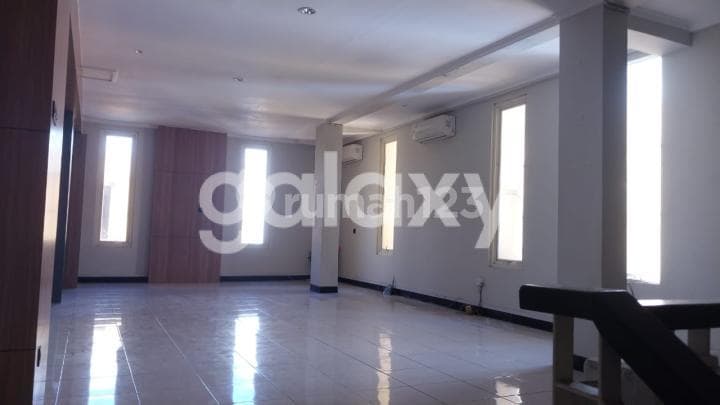 Ruko Este Square Merr, 3 Lantai