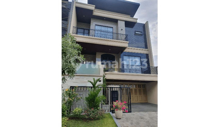Rumah North Emerlad Mansion Citraland Surabaya 3 Lantai Hadap Timur