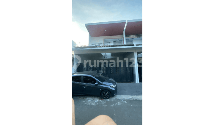 Darmo Permai Timur Surabaya 2-Storey House Facing East