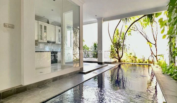 Luxurious House 4Br With Pool, Strategic Location At Kemang Jakarta Selatan