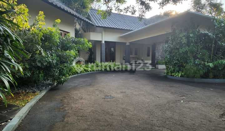 For Sale: Spacious Tropical Luxury House