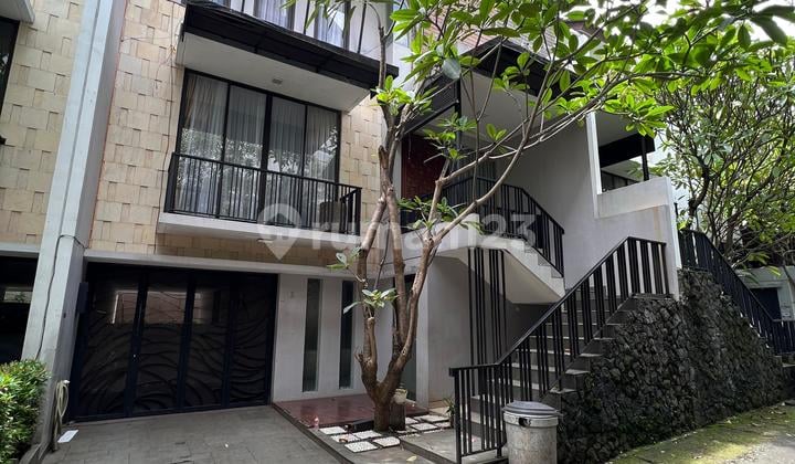 Disewakan Rumah Dalam Townhouse Fully Furnished Rumah Bagus di Kemang