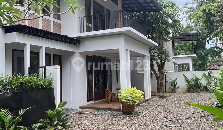 Compound Area Kemang Furnished 4 Kamar Hadap Selatan