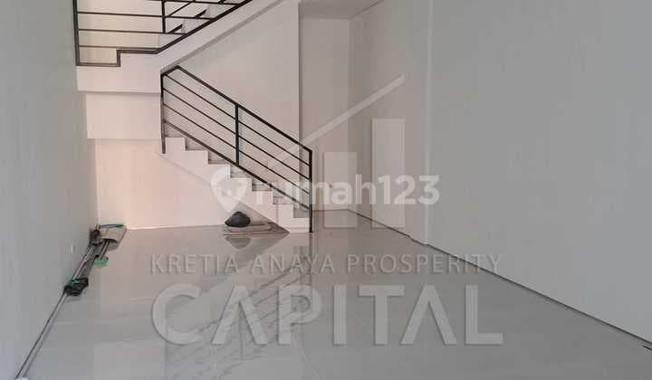 2 Unit Ruko Baru Siap Pakai Dengan Lokasi Yang Strategis Dan Ramai di Antapani Bandung