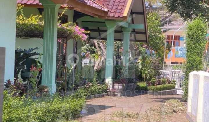 Rumah Tinggal Dengan Lokasi Strategis di Jalan Sadang Serang Bandung