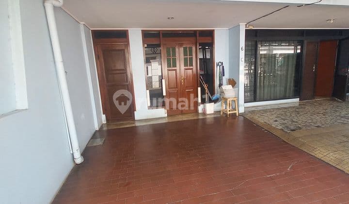 Rumah Siap Huni Di Haji Nawi Masuk Komplek, Security 24 Jam, Bebas Banjir, Akses Keluar Masuk Mobil Depan Rumah Lebar dan Lega, Lokasi rumah di area Onestop Shopping Radio Dalam Raya dan Mall Pondok Indah