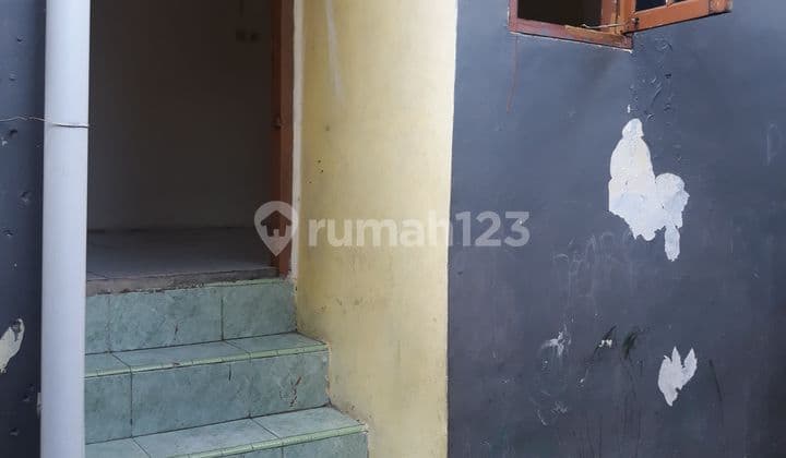 Kos-Kosan 8 pintu, Kamar Mandi dalam, 500 meter ke WTC Mangga Dua