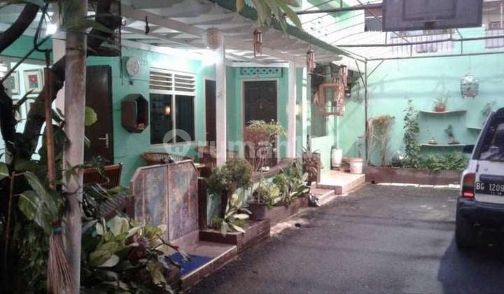 Jual Rumah Bonus Kost di Kebayoran Baru, 5 menit ke Pasar mayestik, ada 2 SHM, akses 1 mobil