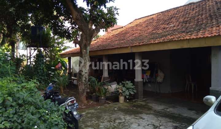 Rumah Tua Hook Pinggir Jalan, 200 Meter ke Terogong Raya