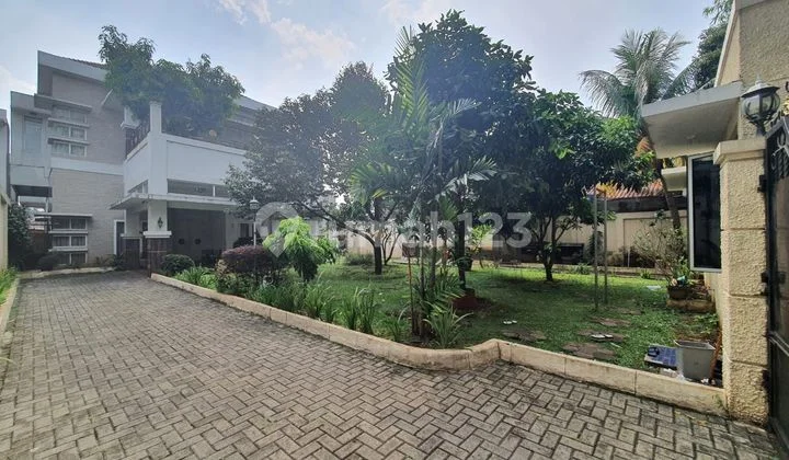 Rumah Mewah dan Full Furnished, 5 Menit ke One Belpark Mall