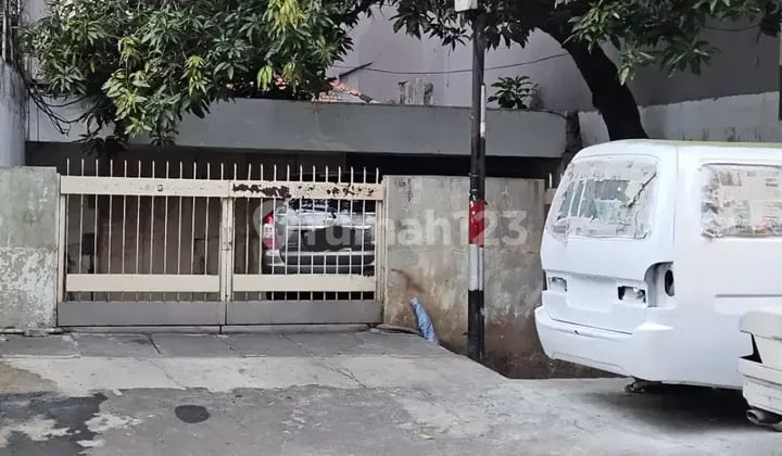 Rumah Hitung Tanah Pinggir Jalan Raya, 150 M Ke Ltc Glodok