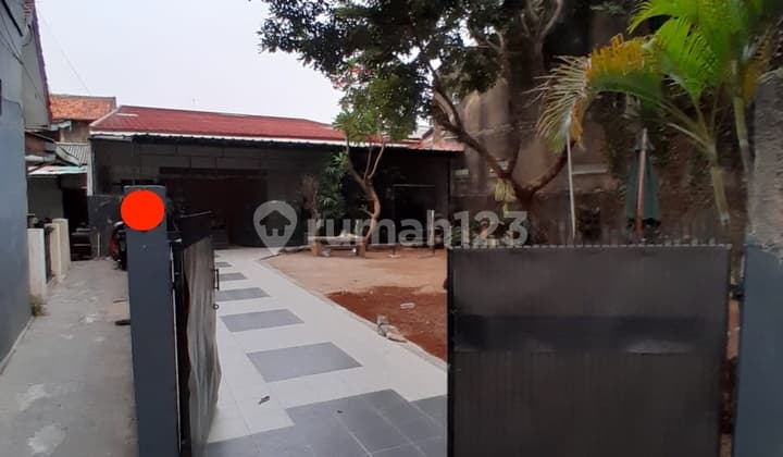 Car Accessible House, 80 Meters to Swadarma Raya Road