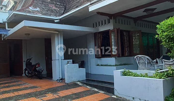 Rumah Lama asri dan tenang, 200 m ke Jln HOS Cokroaminoto