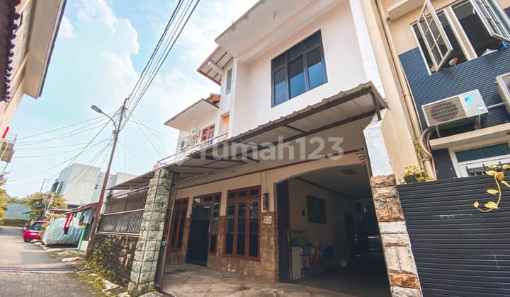 Rumah Ada Pool di Jalan Pertanian Lebak Bulus, 100 Meter ke Jln Karang Tengah Raya