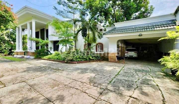 Rumah Klasik Gaya Arsitektur Tropis Modern, Cocok Healing Dgn Keluarga Besar, Hanya 90 Meter Ke Jatipadang Raya