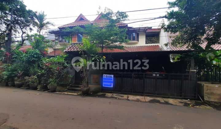 Rumah Super Strategis dan Sejuk Ada Taman di Hang Jebat. 1 km ke Mabes Polri.
