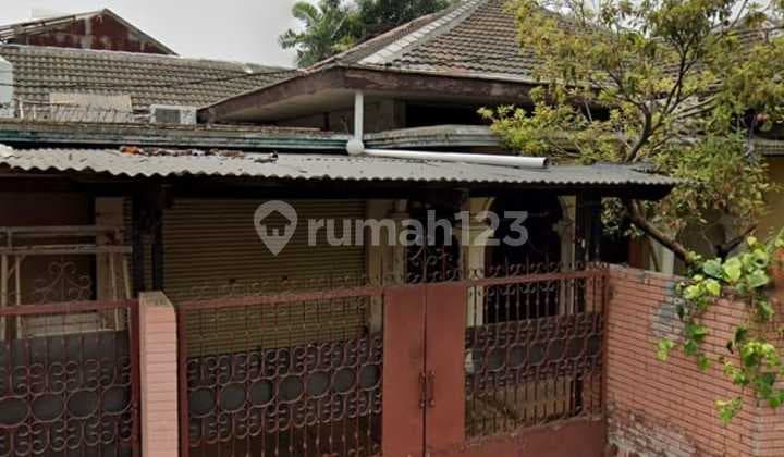 Fully Renovated House on Anggur Street, 300 meters to Cipete Raya